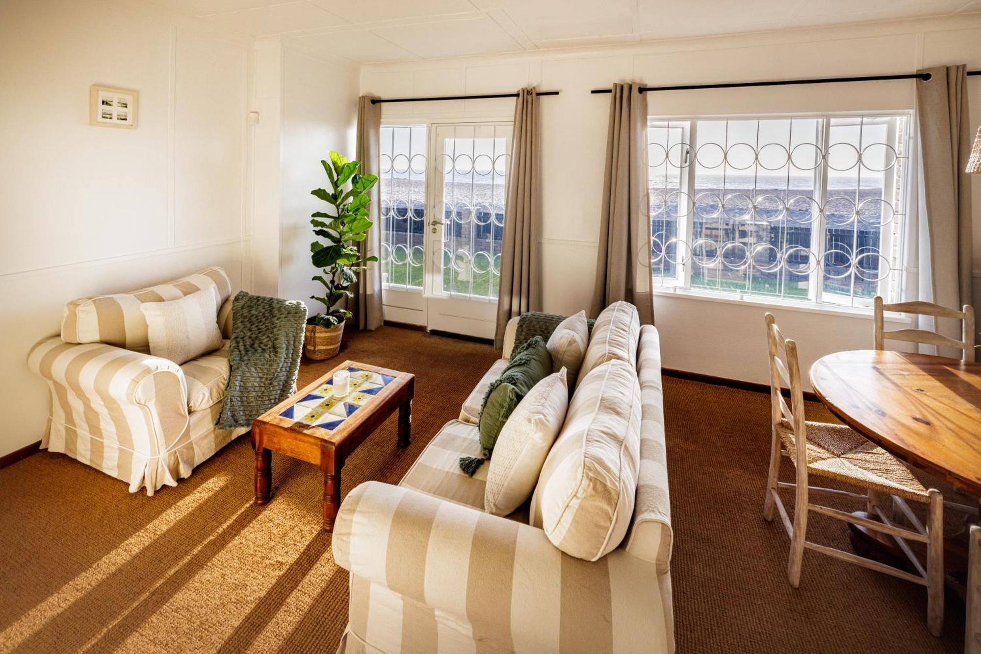 Swakopmund Seafront Cottage ภายนอก รูปภาพ