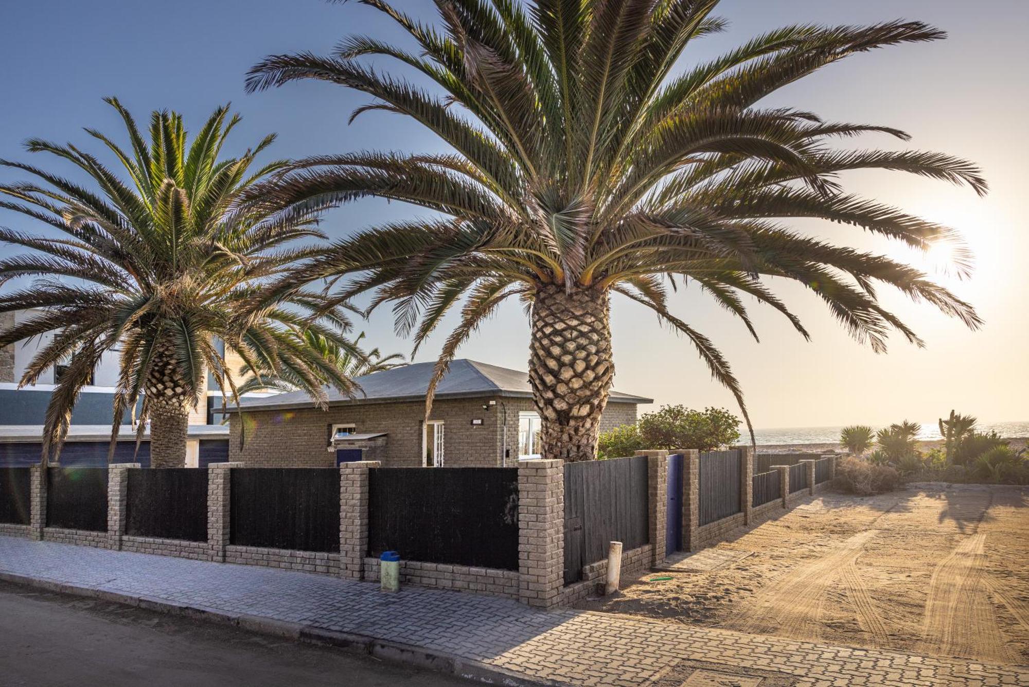 Swakopmund Seafront Cottage ภายนอก รูปภาพ