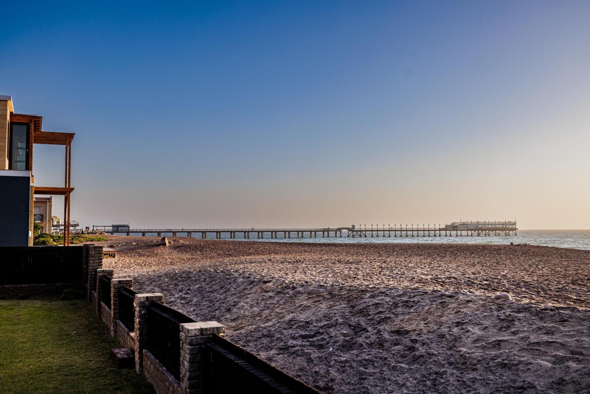 Swakopmund Seafront Cottage ภายนอก รูปภาพ