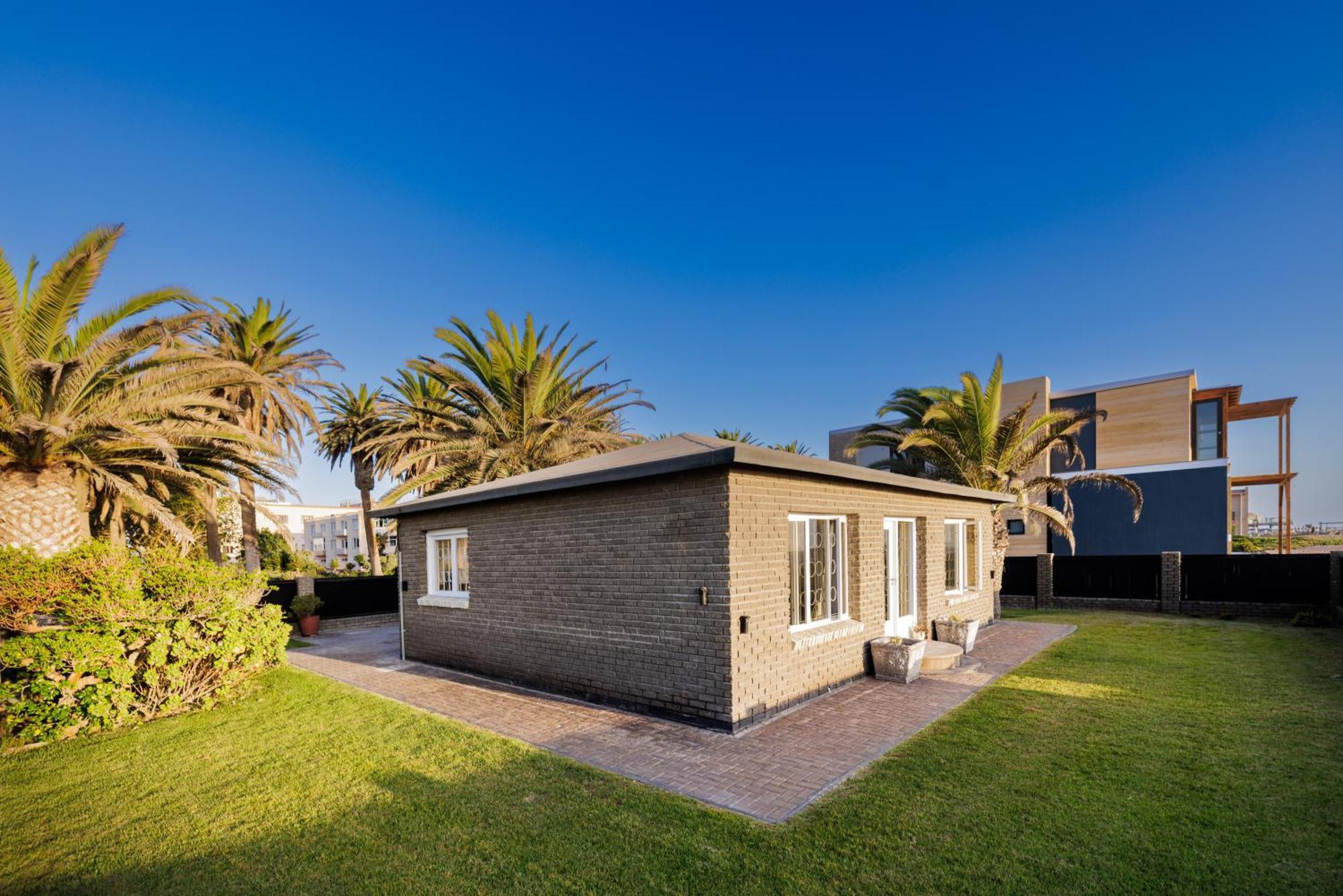 Swakopmund Seafront Cottage ภายนอก รูปภาพ